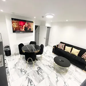  Holiday home The Royal Boutique Westminster By London Sleep 9 United Kingdom